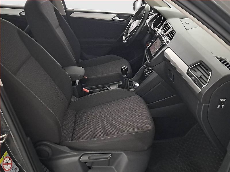 Volkswagen Tiguan (2018) 1.4 TSI, Navi, Park. senzory - fotka 9 z 16