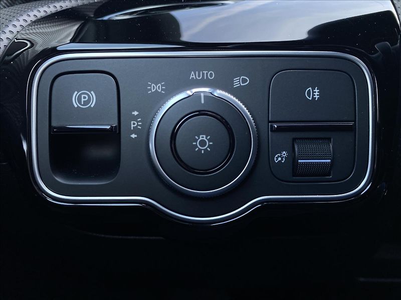 Mercedes-Benz Třídy A A 200 Progressive - fotka 17 z 26