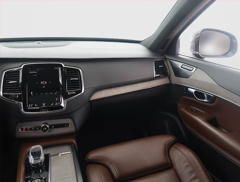 Volvo XC90 (2019) B5 AWD - fotka 8 z 20