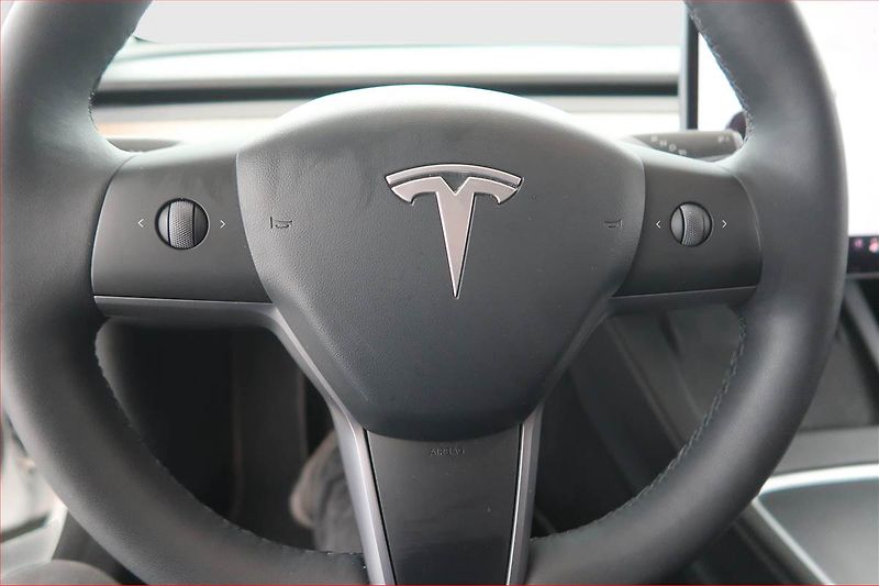Tesla Model 3 (2021) Performance 78kWh, SoH 85% - fotka 23 z 27