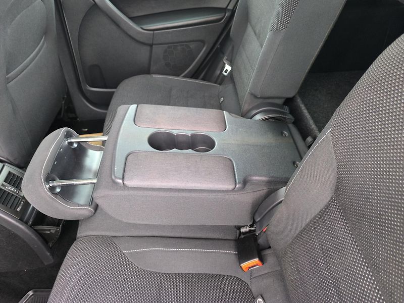 Škoda Yeti (2015) 2.0TDi DOLOŽENÉ KM - fotka 13 z 27