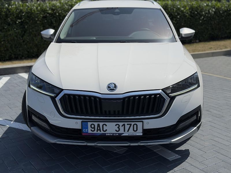 Škoda Octavia (2022) Scout 2.0 TDi/DSG/DPH/4x4 - fotka 6 z 25
