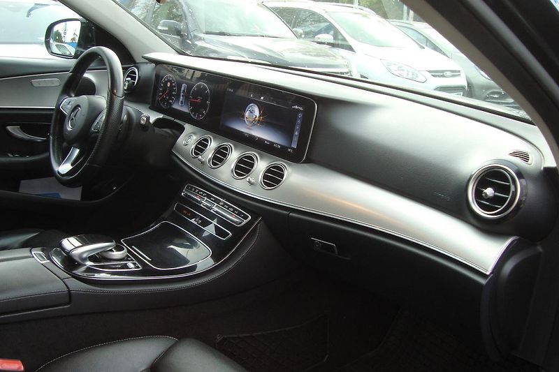 Mercedes-Benz Třídy E (2016) 220 CDi, ČR, Pravidelný servis - fotka 43 z 63