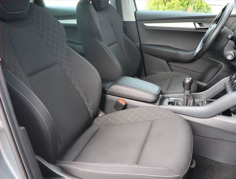 Škoda Karoq (2020) 1.6 TDI, Tempomat - fotka 9 z 15