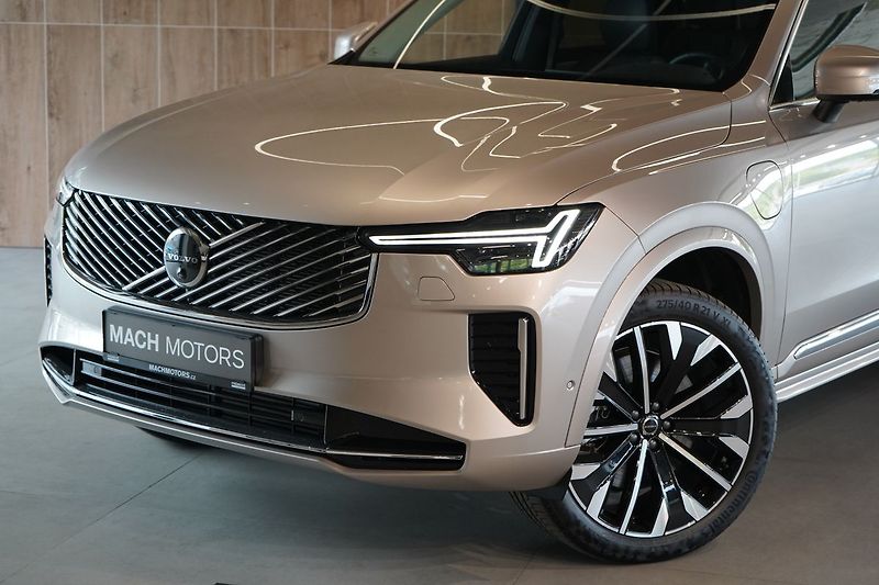 Volvo XC90 T8 AWD PLUS, Ventilace, 360° - fotka 12 z 48