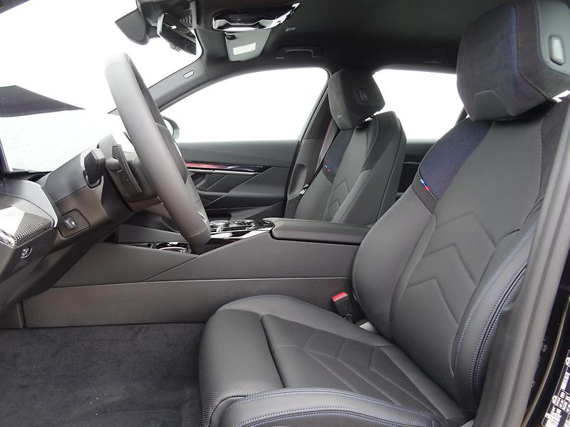 BMW Řada 5 530e xDrive Touring - fotka 2 z 6