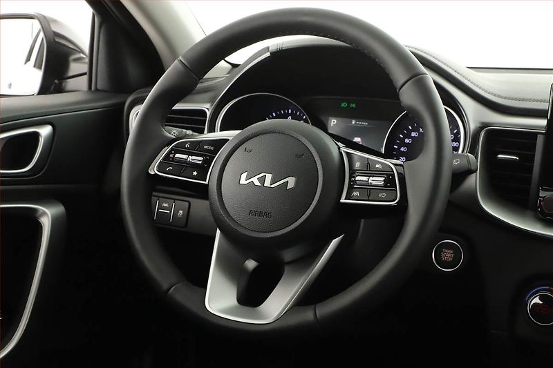 Kia Ceed (2025) 1.5 T-GDI, Navigace - fotka 12 z 17