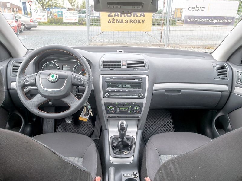 Škoda Octavia (2011) ČR 2.0TDI 103KW – VÝHŘEV - fotka 12 z 42