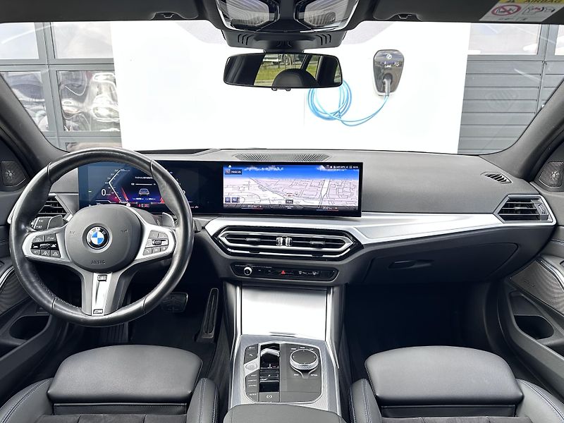 BMW Řada 3 320d xDrive M-Sport Touring - fotka 6 z 33