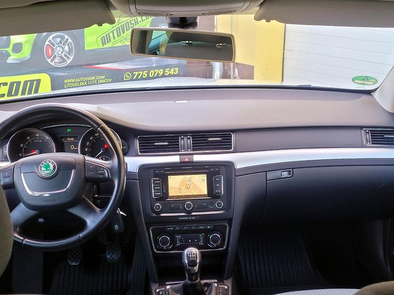 Škoda Superb TSi 1.maj, NOVÉ ROZVODY    - fotka 31 z 46