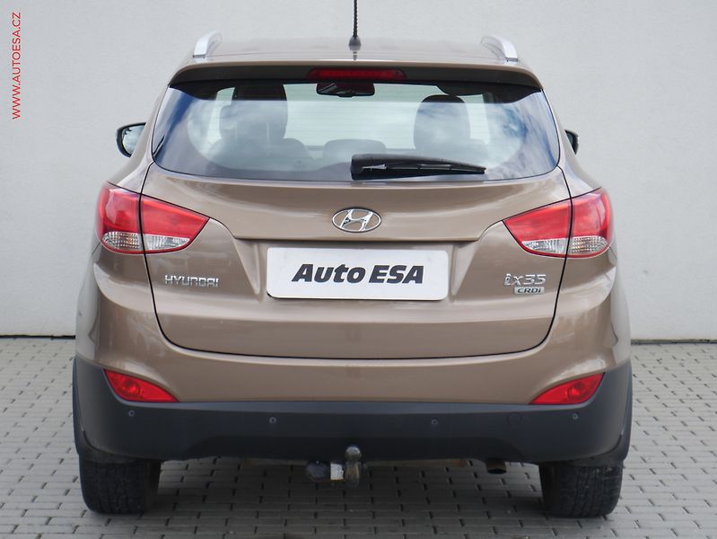 Hyundai ix35 (2013) 1.7CRDI, ČR, AC, tempo, park - fotka 5 z 15