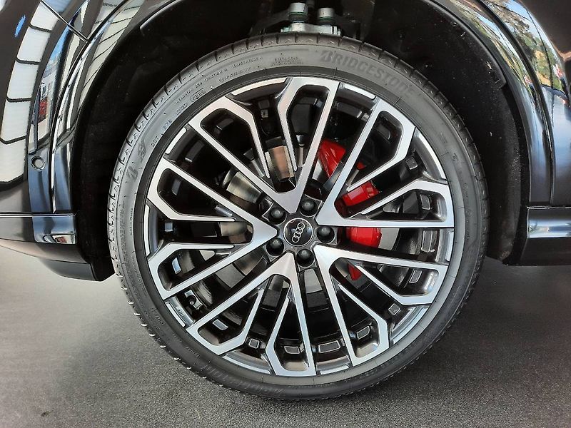 Audi Q7 (2025) 50 TDI quattro (210kW/286k) Ti - fotka 31 z 32