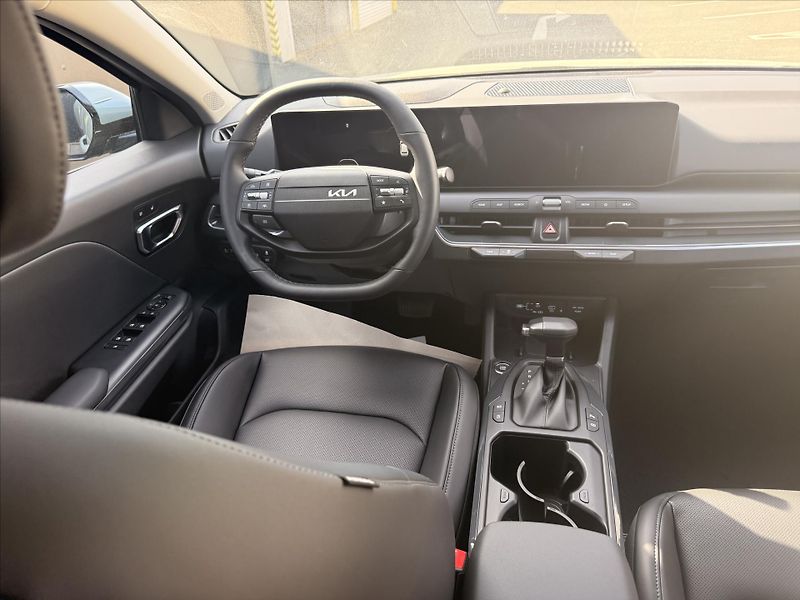 Kia K4 (2026) 1,6 T-GDi DCT TOP, 17ALU+SPTG - fotka 12 z 12