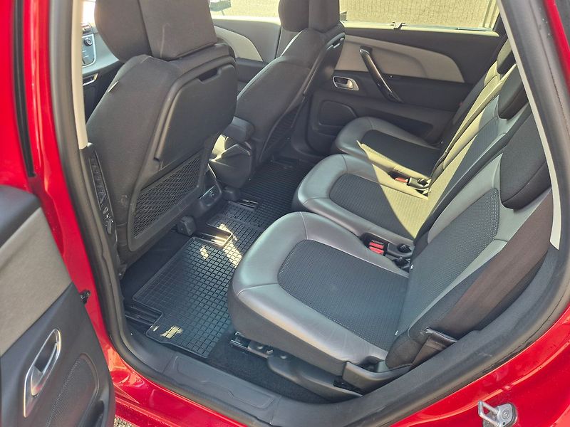 Citroën C4 Picasso 1.2 96kW Manuál, SHINE výbava - fotka 23 z 26