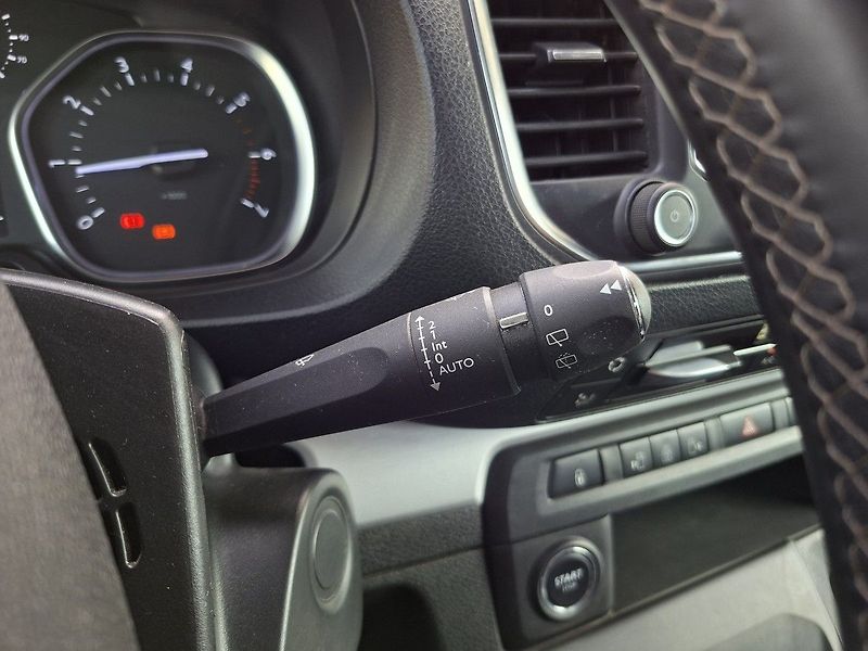 Peugeot Traveller LONG ALLURE 2,0 BHDI 150k M6 - fotka 21 z 27