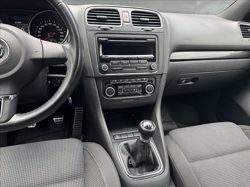 Volkswagen Golf 1,2 TSI 77kW Comfortline ČR - fotka 18 z 30