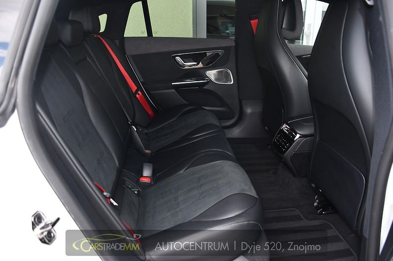 Mercedes-Benz EQE 350+ AMG - fotka 19 z 56