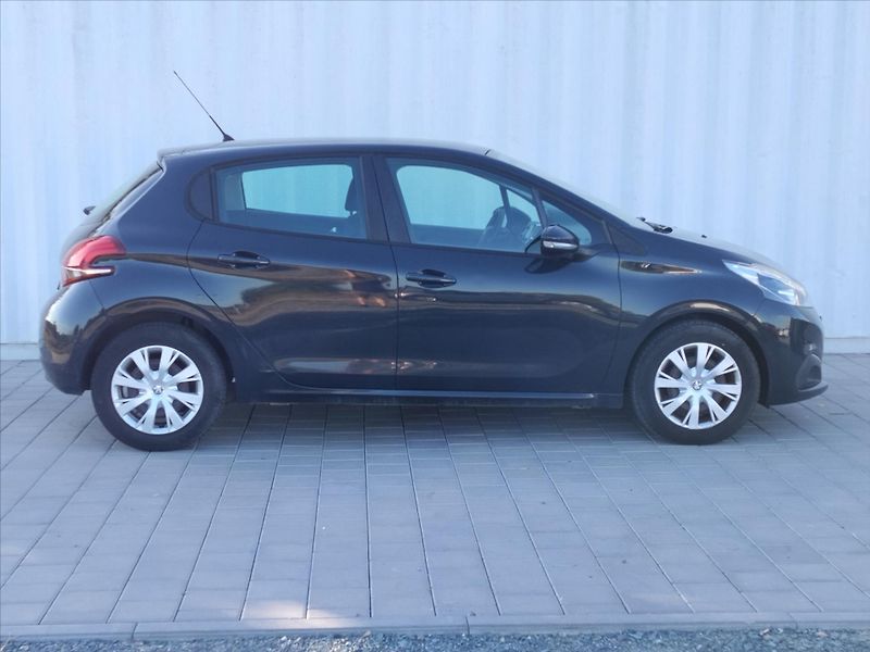 Peugeot 208 1,6   1.6 HDI  55kW Klimatizac - fotka 25 z 29