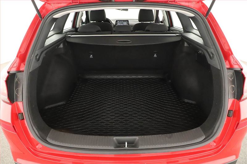 Hyundai i30 (2021) 1.5 DPI, Tempomat - fotka 17 z 18