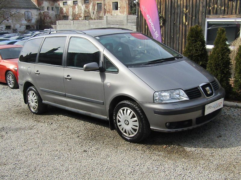 Seat Alhambra (2006) 2.0 TDI 103kW - fotka 7 z 34