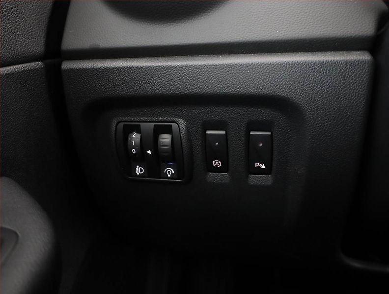 Renault Captur (2018) 1.2 TCe, Tempomat - fotka 16 z 19