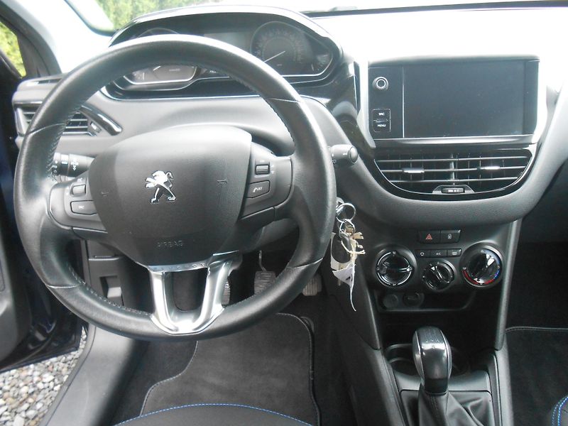 Peugeot 208 NAVI, CHROM, LED, 87TKm - fotka 27 z 37