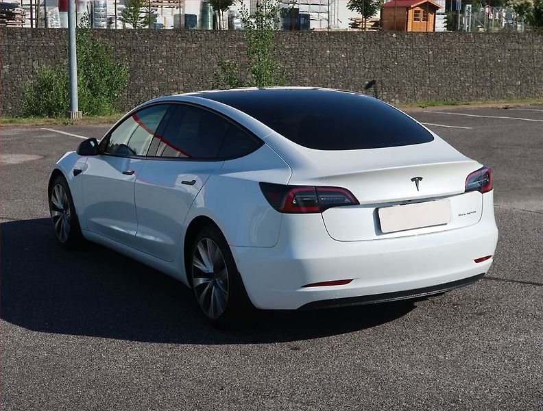 Tesla Model 3 (2021) Long Range 4WD 78kWh, SoH 90% - fotka 4 z 16