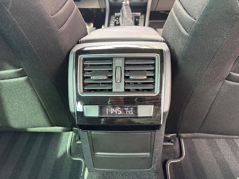 Škoda Superb 2.0TDI-110KW.DSG.TAŽNÉ-ZÁRUKA - fotka 32 z 48