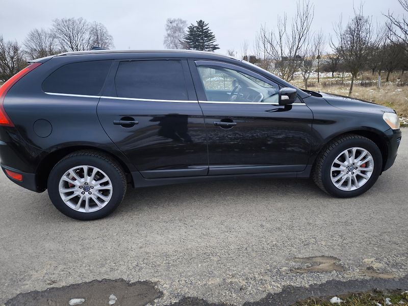 Volvo XC60 2,4 D 129kW 1 MAJITELKA - fotka 4 z 41
