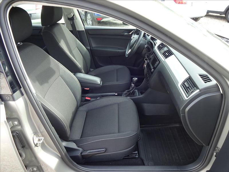 Škoda Rapid 1.2TSI 66kW - fotka 30 z 46