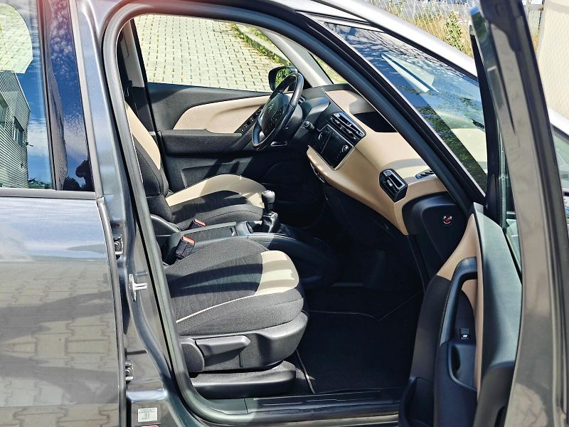 Citroën C4 Picasso (2014) 1,6 e-HDI 85 kW Intensive - fotka 20 z 48