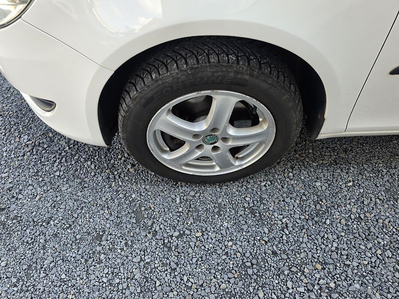 Škoda Roomster 1.2 TDI Kamera TZ - fotka 6 z 18