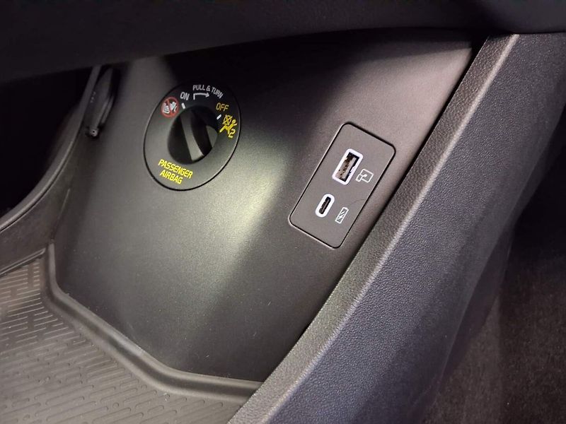 Omoda 7 (2026) 7 PHEV Luxury - fotka 13 z 28