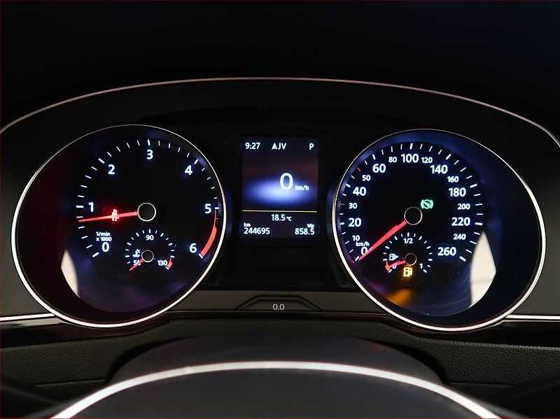Volkswagen Passat (2015) 2.0 TDI, Automat, Navi - fotka 11 z 18