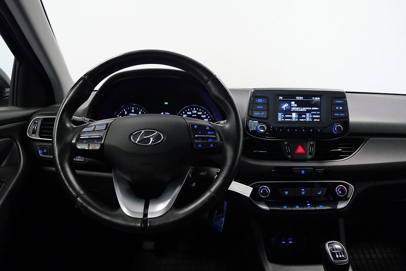 Hyundai i30 - fotka 17 z 22