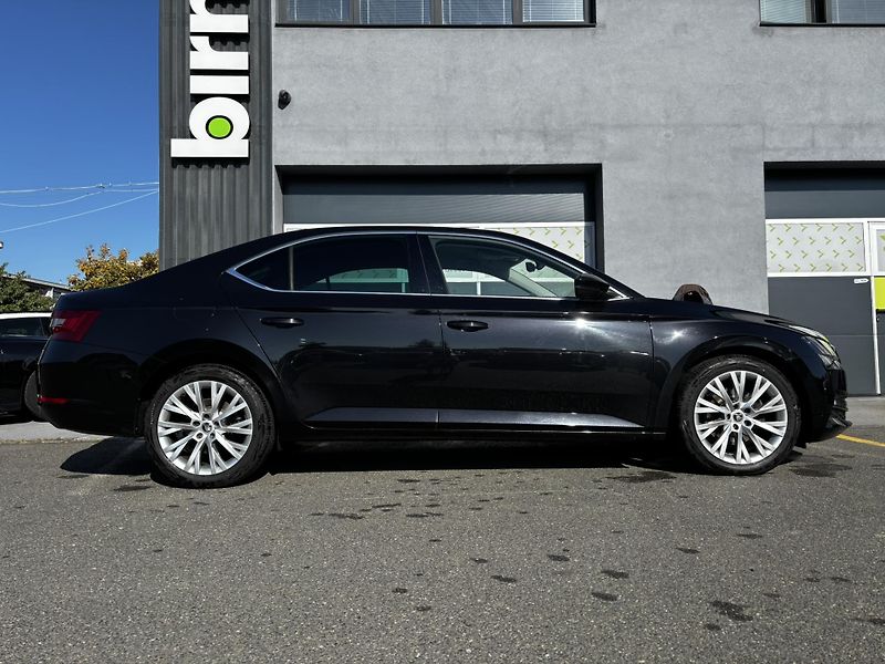 Škoda Superb (2024) Style 2.0 TDI (110 kW) TZ - fotka 2 z 14