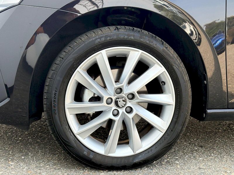 Škoda Scala (2025) DSG 1.0 TSI / 85 kW / TOP SELE - fotka 23 z 31