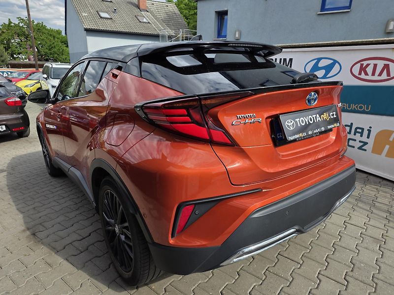Toyota C-HR 2.0-EXLUSIVE-HYBRID-ZÁRUKA+ - fotka 8 z 15