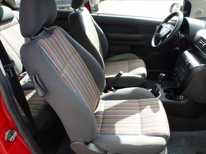 Volkswagen Fox 1,2 HTP 12V - fotka 27 z 41