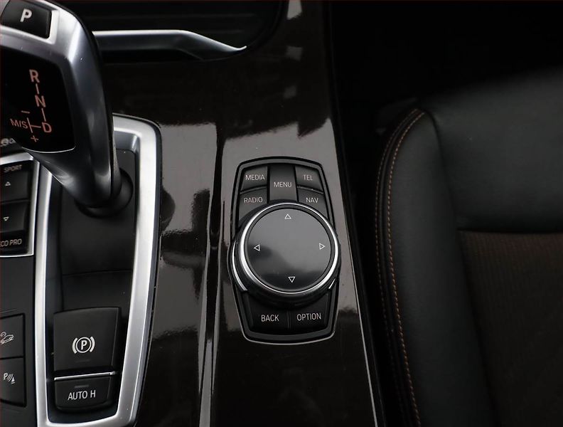 BMW X4 (2014) xDrive20d, 4X4, Automat - fotka 12 z 18