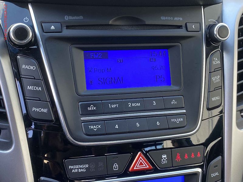 Hyundai i30 (2012) 1.6GDi, ČR, servis.kniha - fotka 16 z 16