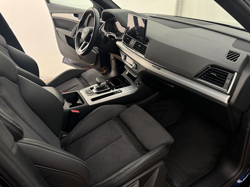 Audi Q5 SB*40tdi*ČR*DPH*S-Line*Vzduch* - fotka 19 z 42