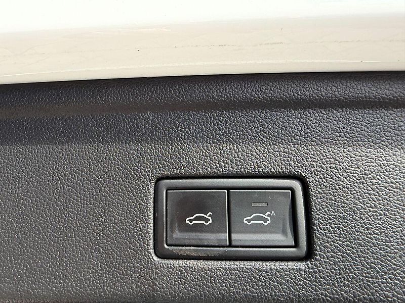 Volkswagen Touareg R-line  210kW Tažné - fotka 20 z 22