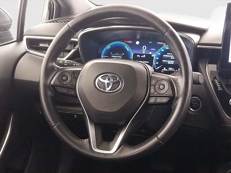 Toyota Corolla (2024) 1.8 Hybrid - fotka 16 z 24