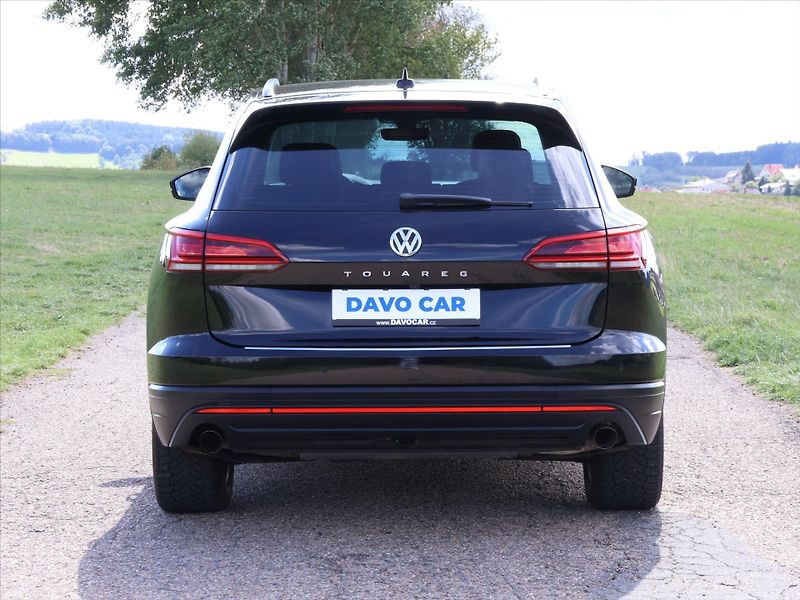 Volkswagen Touareg 3,0 TDI 170kW DSG 4M LED CZ - fotka 6 z 32