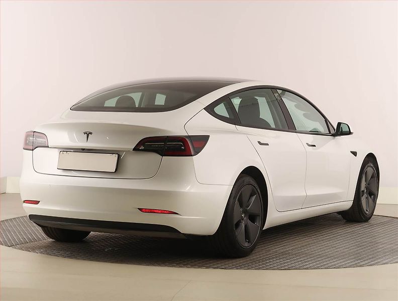 Tesla Model 3 (2021) Std Range Plus LFP, SoH 93% - fotka 5 z 33