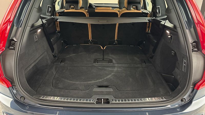 Volvo XC90 2.0 B5 AUT AWD Ultimate Bright - fotka 17 z 34