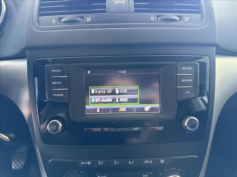 Škoda Yeti 2,0   TDI,4x4,PŮVOD ČR,2.MAJIT - fotka 16 z 23