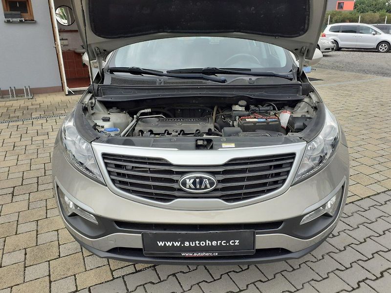 Kia Sportage (2011) 2.0 GDi 4x4 ČR - fotka 18 z 32