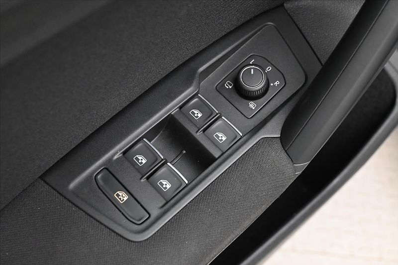 Volkswagen Tiguan 2,0 TDI 110 kW DSG Life Záruka - fotka 26 z 33